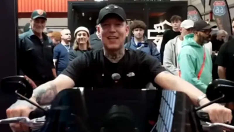 Twitch-Star MontanaBlack kauft Harley-Davidson - doch die Führerscheinprüfung bereitet Probleme