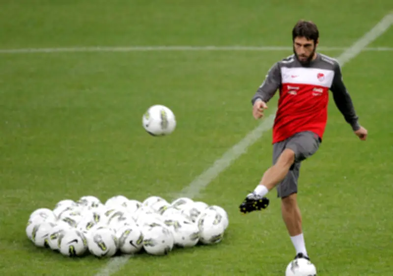 U21-EM-Qualifikation unterbrochen: Türkei-Trainer Korkmaz nach Sturz bewusstlos