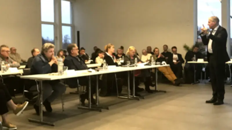 Ueckermünde: Bürgermeister und Kandidat streiten nach Brandanschlag öffentlich