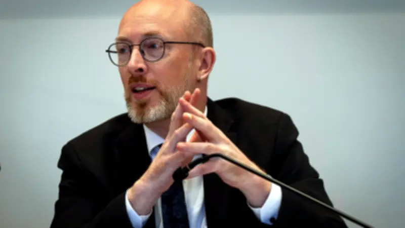 Ueckermünde: Innenminister verstärkt Polizeipräsenz nach Angriffen auf Bürgermeisterkandidaten