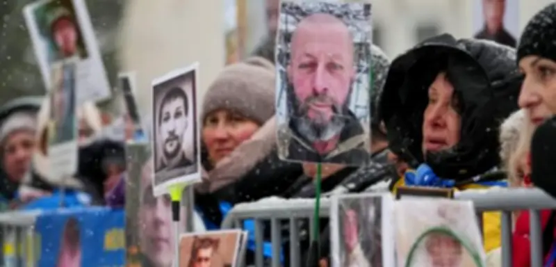 Ukraine und Russland tauschen 300 Kriegsgefangene nach internationaler Vermittlung aus