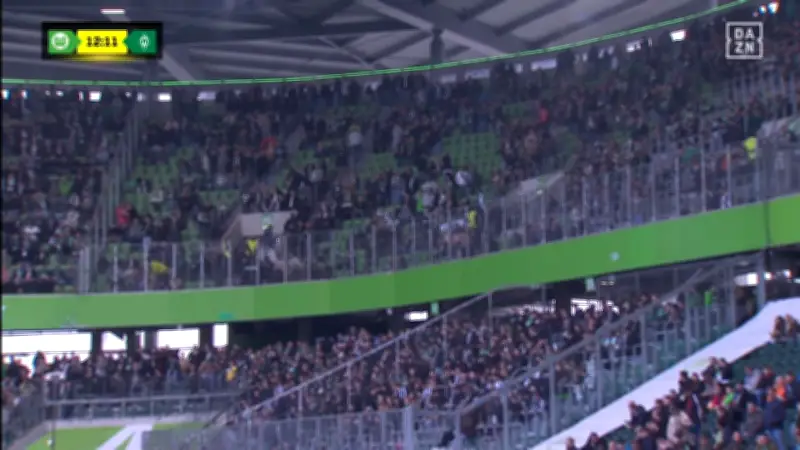 Ultra-Konflikt vor Wolfsburg-Werder: Polizei-Standoff und leere Gästeblöcke