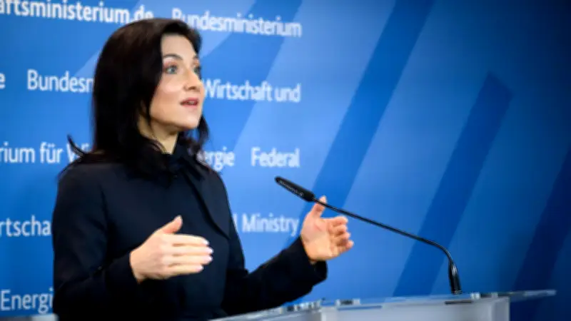 Umfrage-Klatsche für Spritpreis-Plan: Einmal-rauf-Regel stößt auf massive Skepsis