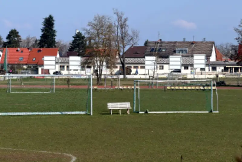 Untersuchungen nach tödlichem Fußballtor-Unfall in Erlangen laufen