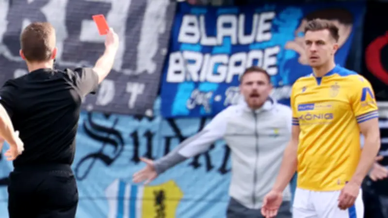 Urteil nach Roter Karte: Darf Jenas Maurice Hehne im Derby gegen Erfurt antreten?