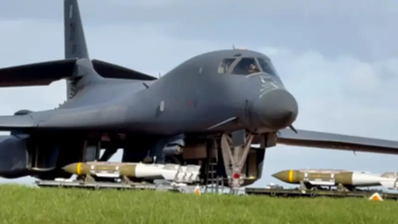 US-Bomber in England: RAF Fairford als Basis für Langstreckenmissionen