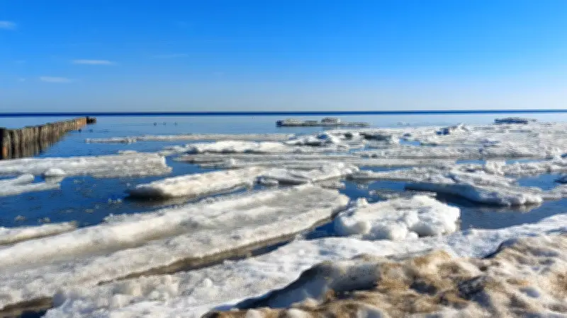 Usedom: Während die Ostsee taut, hält sich das Eis am Streckelsberg hartnäckig