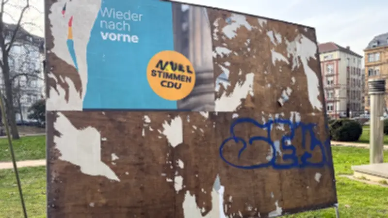 Vandalismus im Frankfurter Wahlkampf: CDU-Plakate massiv zerstört – Partei ruft Bevölkerung zur Mithilfe auf