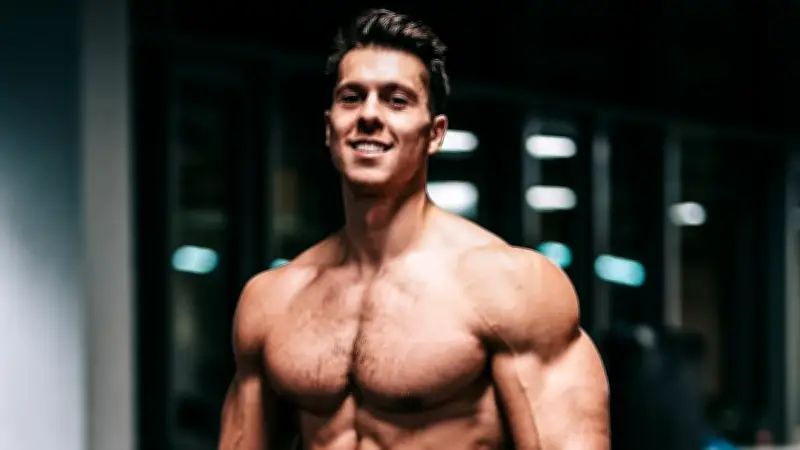 Veganer Bodybuilder Paul Unterleitner: Vom Fitness-Influencer zum IRON CAGE-Kämpfer