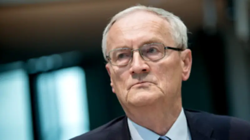 Verdeckter LKA-Einsatz: Ex-BND-Chef August Hanning wurde ausspioniert