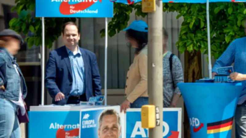 Verfassungsschutz beobachtet AfD-Politiker: Polizei durchsucht Büros von René Dierkes in München