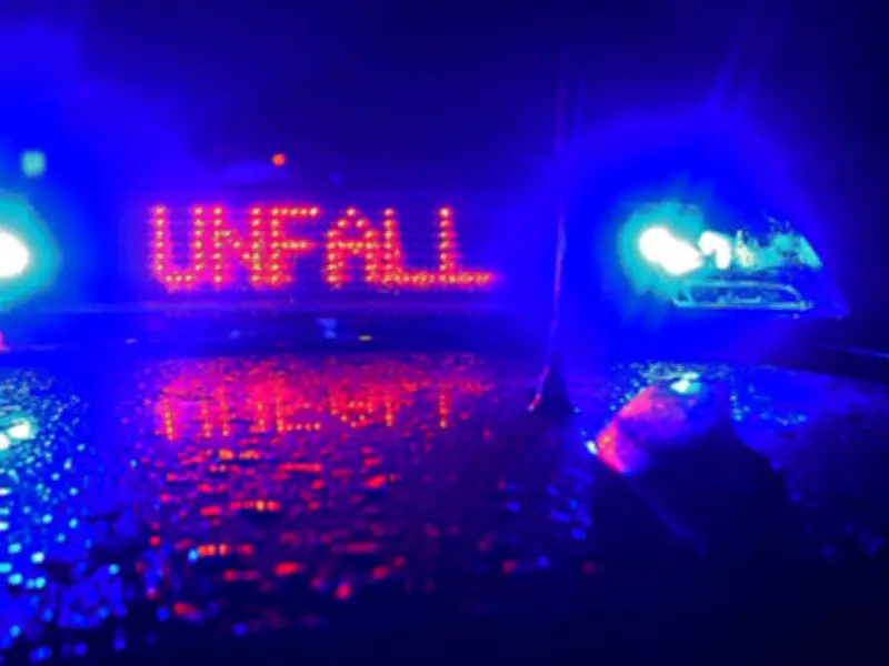 Verkehrsunfall auf B 180 in Naumburg: Drei Personen nach Kollision verletzt