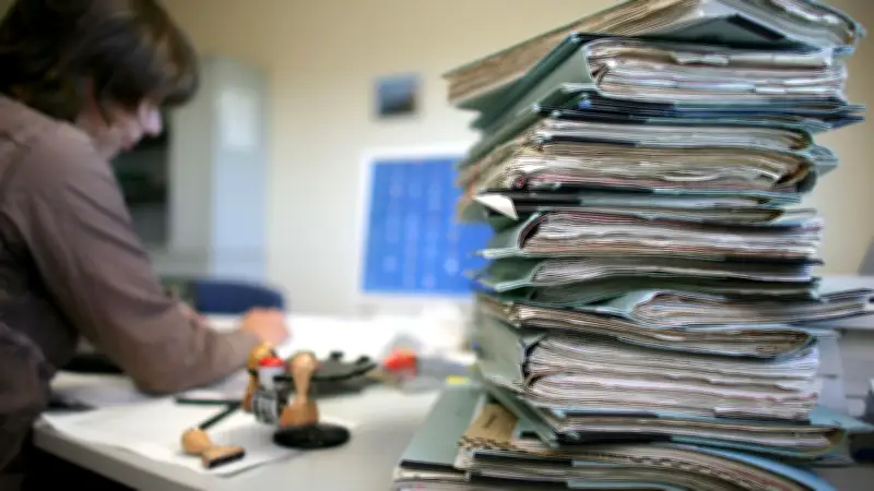 Verwaltungslotse als Innovation? Kritik an bürokratischem Irrgarten