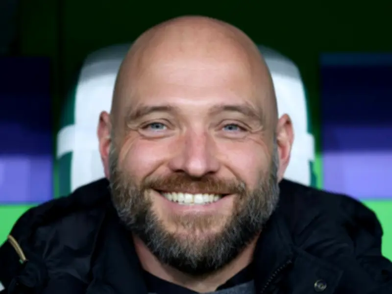 VFL Wolfsburg feiert historischen Sieg gegen Olympique Lyon in der Frauen-Champions-League