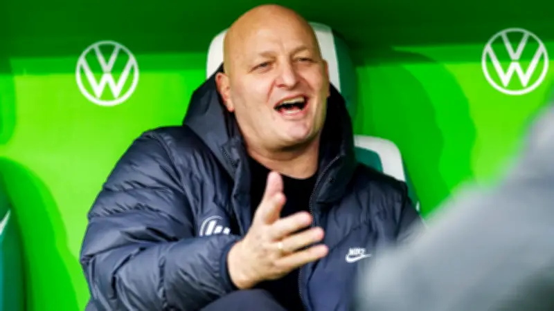 VfL Wolfsburg im Führungs-Chaos: Selbst Busfahrer und Koch verlassen den Verein