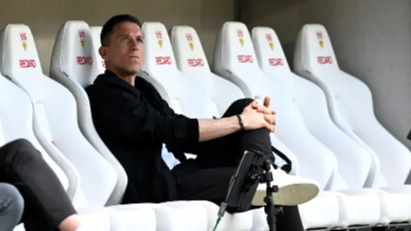 VfL Wolfsburg Trainer Daniel Bauer äußert Frust über fehlende Bundesliga-Tauglichkeit