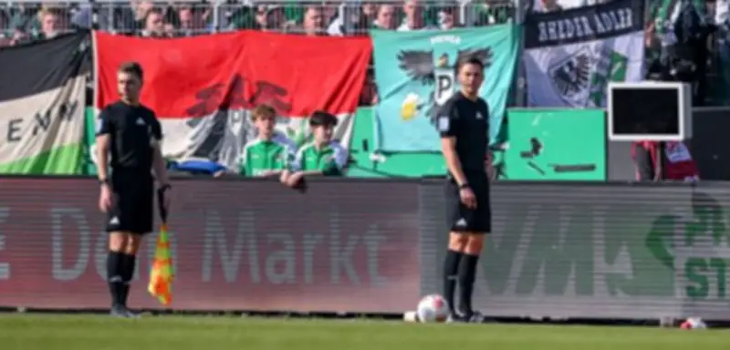 Videobeweis im Fußball: Ärger erreicht neue Stufe mit abgesteckten Bildschirmen