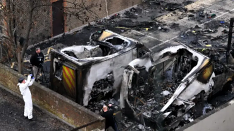 Vier Krankenwagen in London angezündet: Islamistische Gruppe bekennt sich zu Anschlag