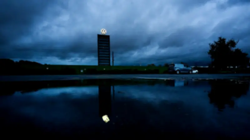 Volkswagen verzeichnet drastischen Gewinneinbruch: 50.000 Stellenabbau bis 2030 angekündigt