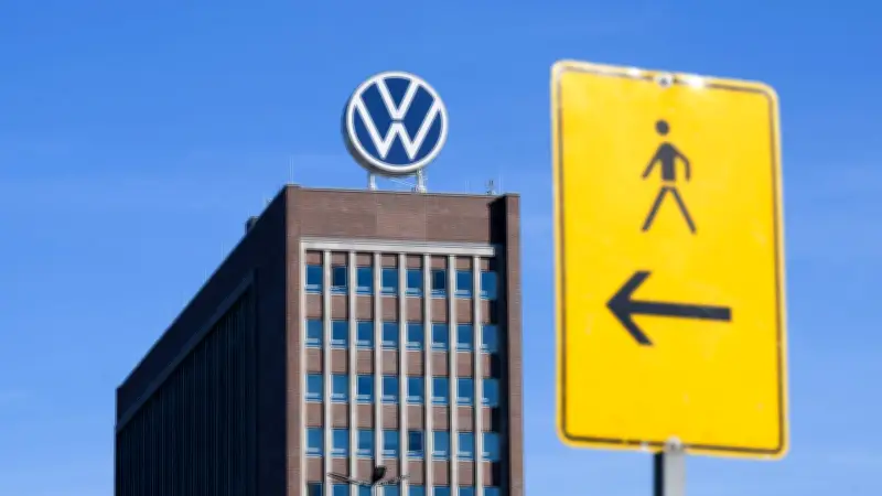 Volkswagen vor massivem Umbruch: Gewinneinbruch und Stellenabbau bedrohen Standorte