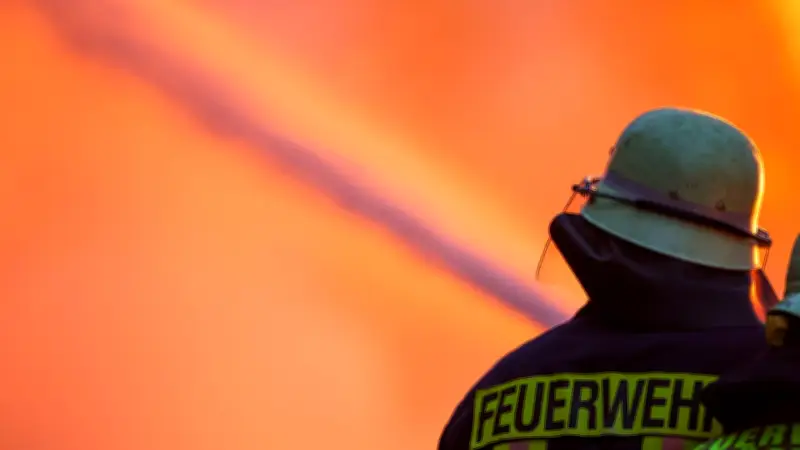 Vollsperrung auf der A6 bei Lichtenau: Lkw-Brand verursacht Riesen-Stau