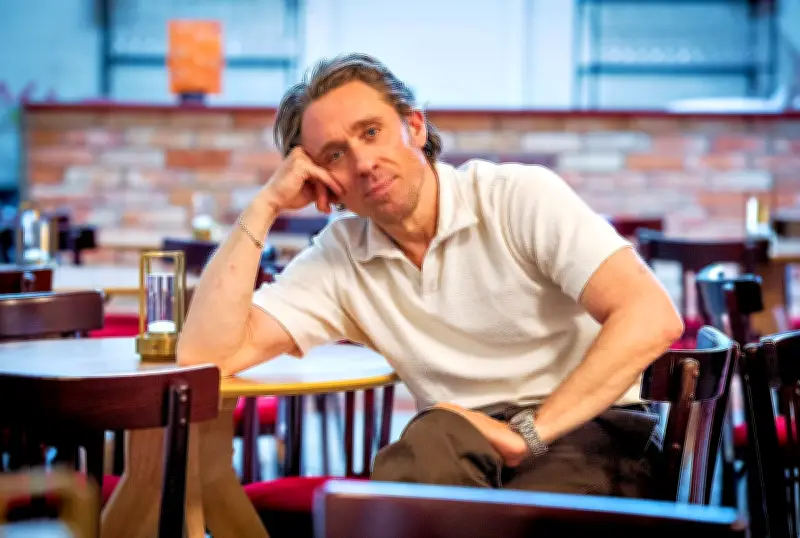 Vom Fernsehfuzzi zum Bühnengast: Schauspieler Peter Fieseler findet Heimat am Theater Naumburg