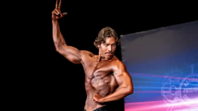 Vom Gemobbten zum Champion: Arnold Schwarzeneggers Sohn triumphiert bei Bodybuilding-Wettbewerb