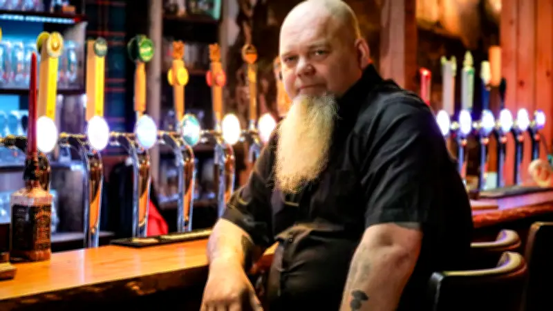 Vom Kneipenwirt zum Rathauschef: Schwerins OB-Kandidat Heiko Steinmüller