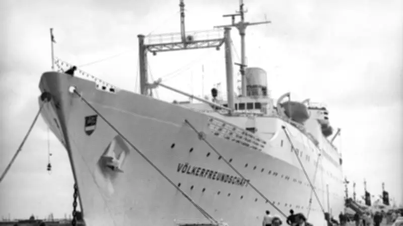Vom Unglücksschiff zum DDR-Traumschiff: Die bewegte Geschichte der 'Völkerfreundschaft'
