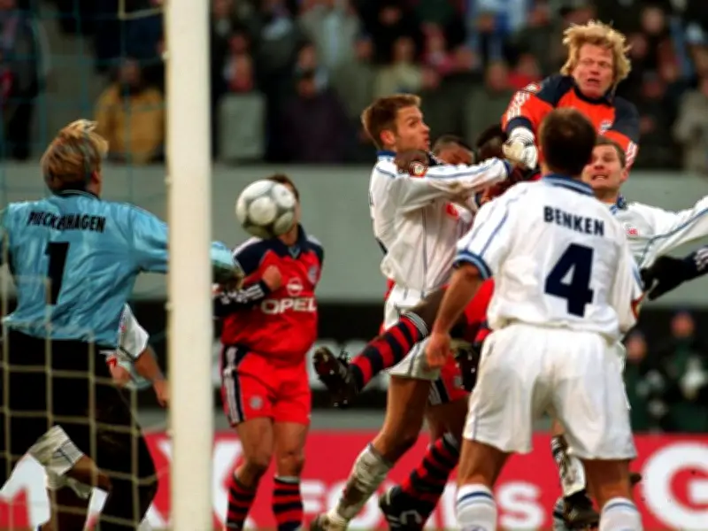 Vor 25 Jahren: Oliver Kahns legendäre Faust-Tor-Aktion und sein heutiges Lachen