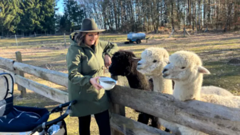 Vormittags Pumps, nachmittags Gummistiefel: Rebekka Thiedigs Doppelleben zwischen Bank und Hof