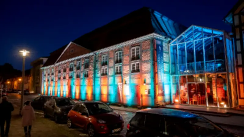 Vorverkauf läuft: Komödie "Glorious!" feiert Premiere im Neubrandenburger Schauspielhaus