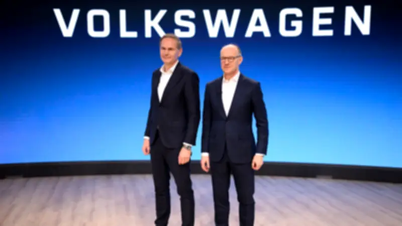 VW-Krise trifft Region: Trotz Gewinneinbruch fließen Millionen-Boni an Vorstände