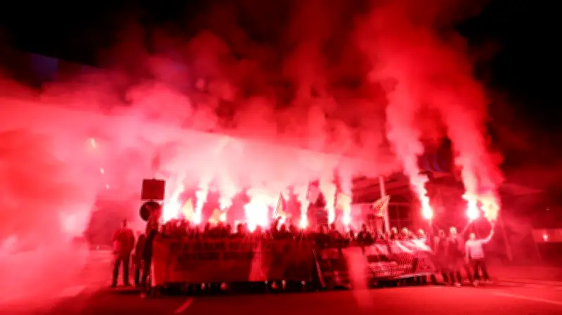 VW Zwickau: Beschäftigte demonstrieren für Zukunft nach 2030 trotz Stellenabbau