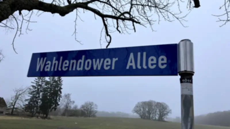 Wahlendower Allee ersetzt Dorfstraße: Straßenumbenennung nach langem Prozess abgeschlossen