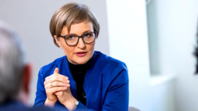 Wahlkampf ohne Grünen-Logo: Warum Özdemirs Plakate die Parteizugehörigkeit verschweigen