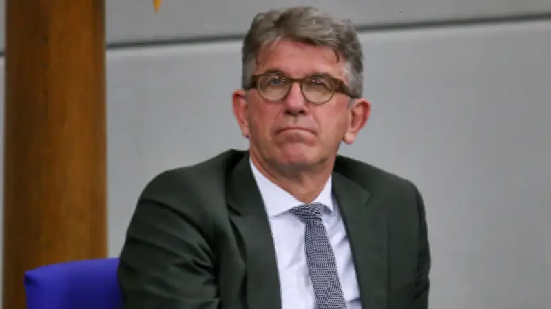 Warum die Empörung über Weimers Buchhandlungspreis-Entscheidung unangemessen ist