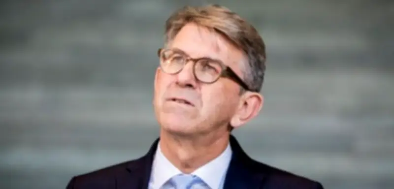 Weimers Vorgehen gegen Buchhandlungen: Grundrechte in Gefahr durch Verfassungsschutz-Eingriff