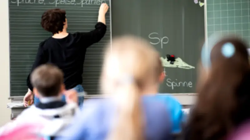 Weltenretter gesucht: 241 Lehrerstellen in Sachsen-Anhalt ausgeschrieben