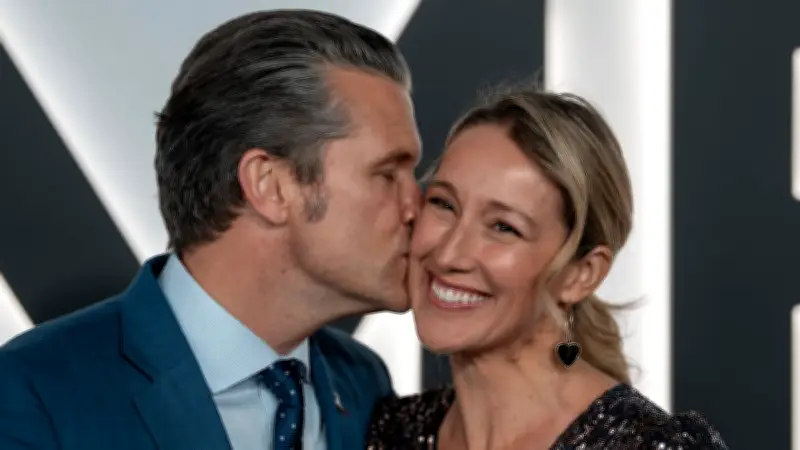 Wer lenkt das Pentagon? Gerüchte um Einfluss von Kriegsministers Ehefrau