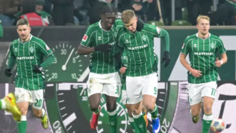 Werder Bremens Thioune als Vorbild: Topp soll sich an ihm orientieren