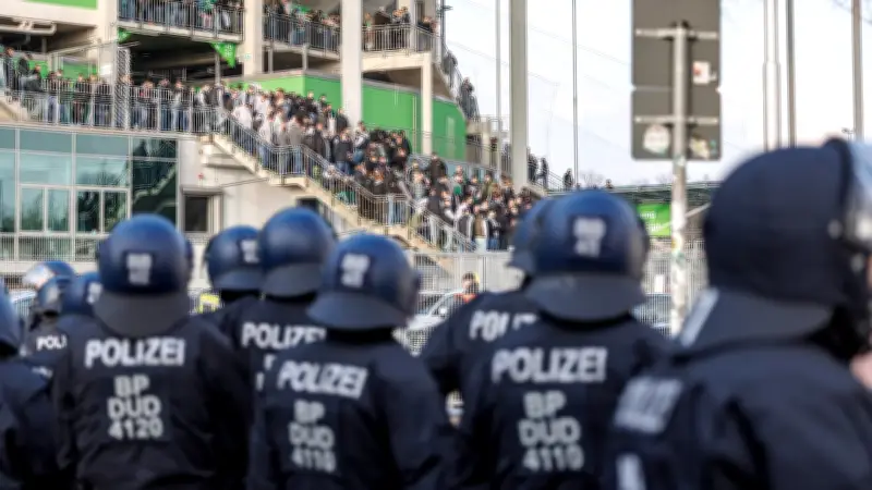 Werder-Chefin Laufmann äußert sich zu Ultra-Vorfällen in Wolfsburg