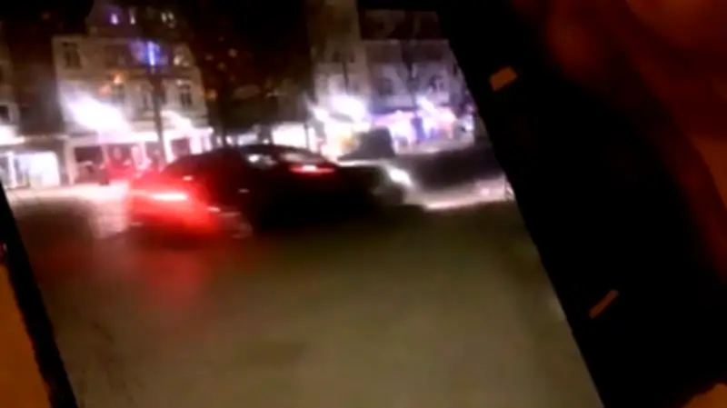 Wilde Verfolgungsjagd im Ruhrgebiet: Raser flüchtet auf Felge vor Polizei