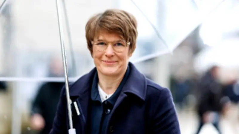 Wirtschaftsweise Grimm warnt vor übereilten Energiehilfen: Tankrabatt wäre kontraproduktiv