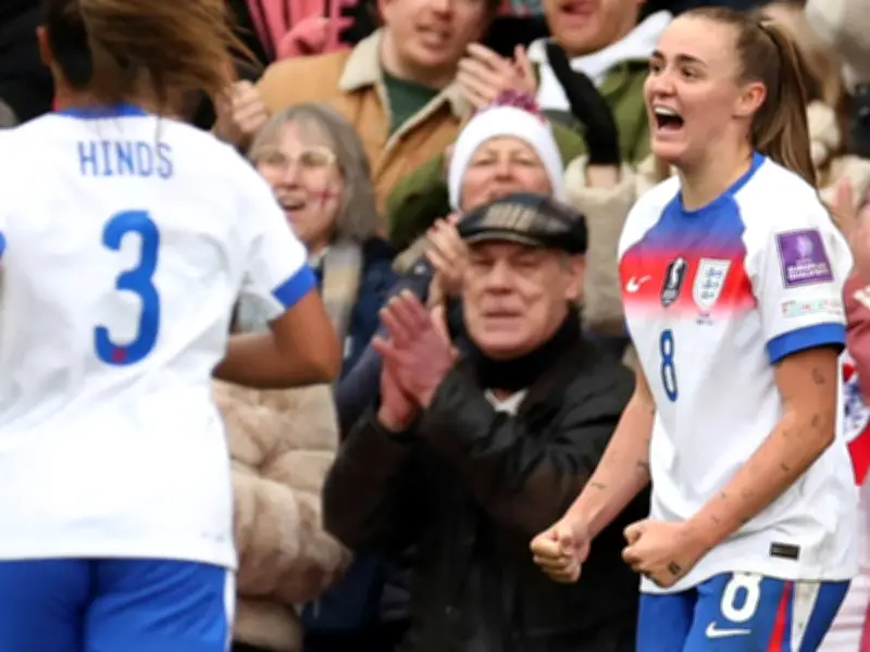 WM-Qualifikation: Bronze und Stanway führen Englands Fußballerinnen zum Sieg gegen Island