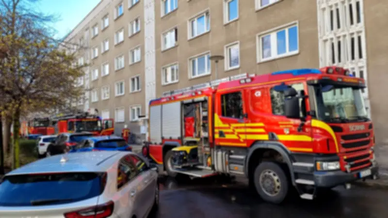 Wohnungsbrand in Dessau: Mieter nach Küchenfeuer ins Krankenhaus gebracht