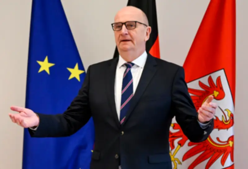 Woidke kündigt Verwaltungsreform an: Brandenburg will schneller und digitaler werden