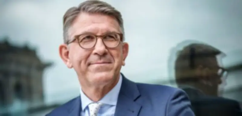 Wolfram Weimer und die Tegernsee-Affäre: Kulturstaatsminister profitiert weiterhin