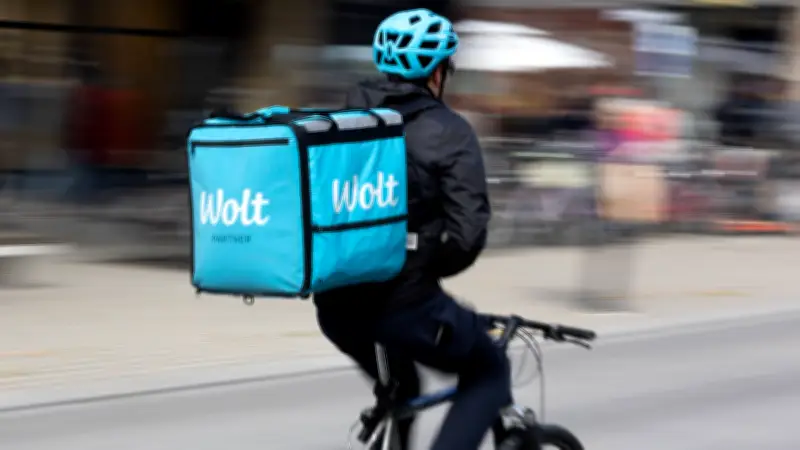 Wolt startet in Halle: Neuer Essenslieferdienst mit über 120 Partnern