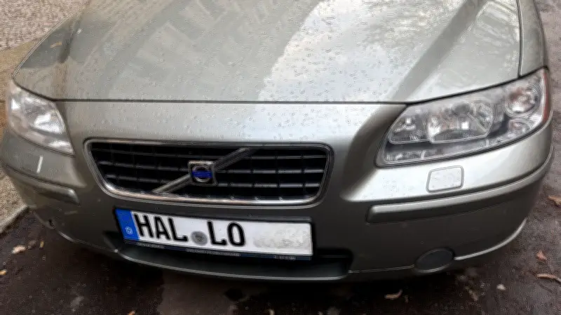 Wunschkennzeichen in Halle: Wie man mit HAL-LO & Co. ein Statement setzt